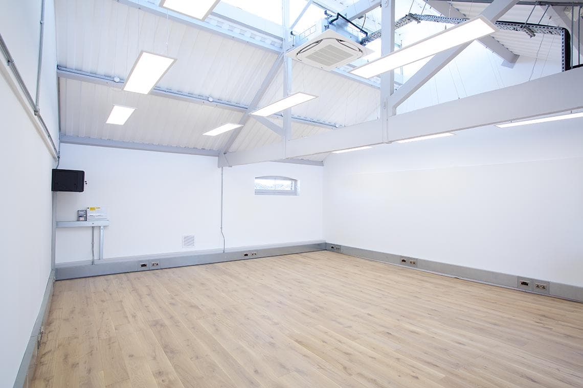 Islington Studio, Linthwaite Business Centre, Manchester Road, Linthwaite, London, Greater London, N19 4NF thumbnail 9