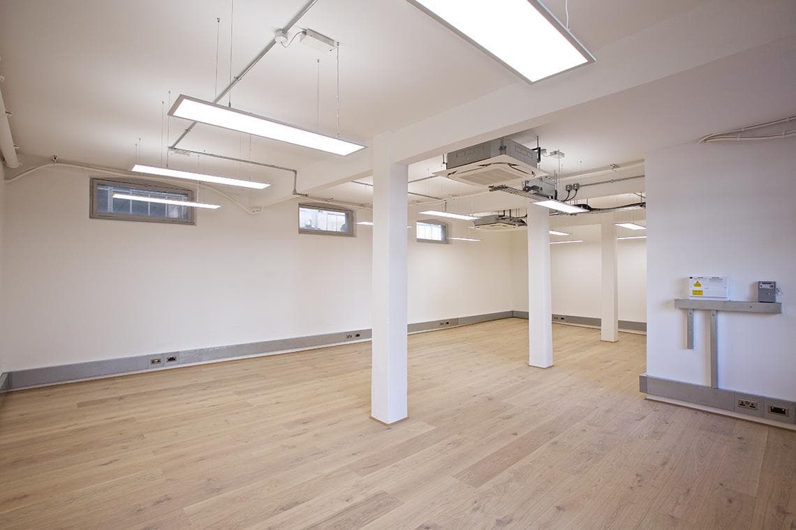 Islington Studio, Linthwaite Business Centre, Manchester Road, Linthwaite, London, Greater London, N19 4NF
