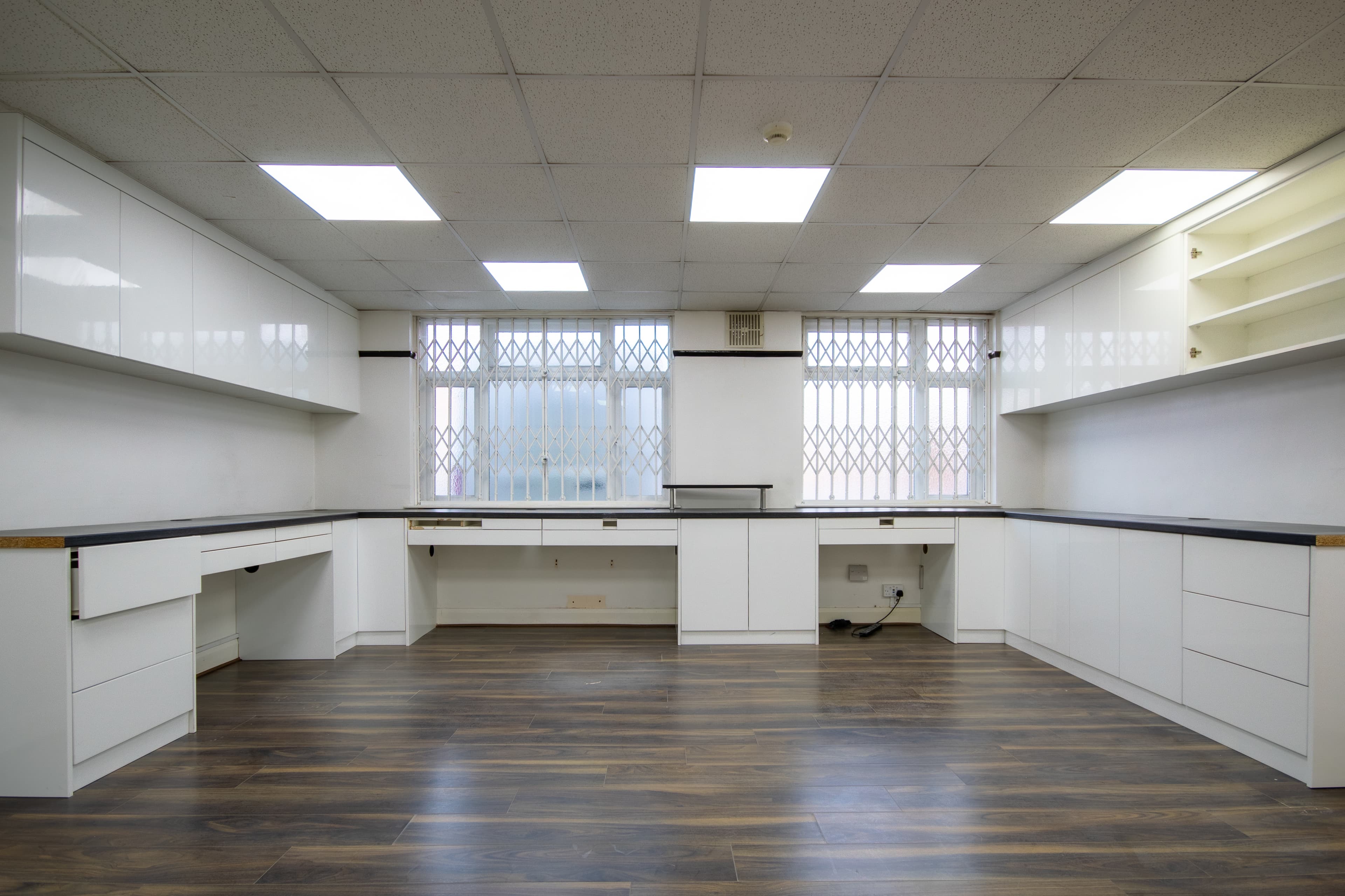 Bizspace Business Centre, 4-6 Wadsworth Road, Perivale, Greenford, Greater London, UB6 7JJ thumbnail 8