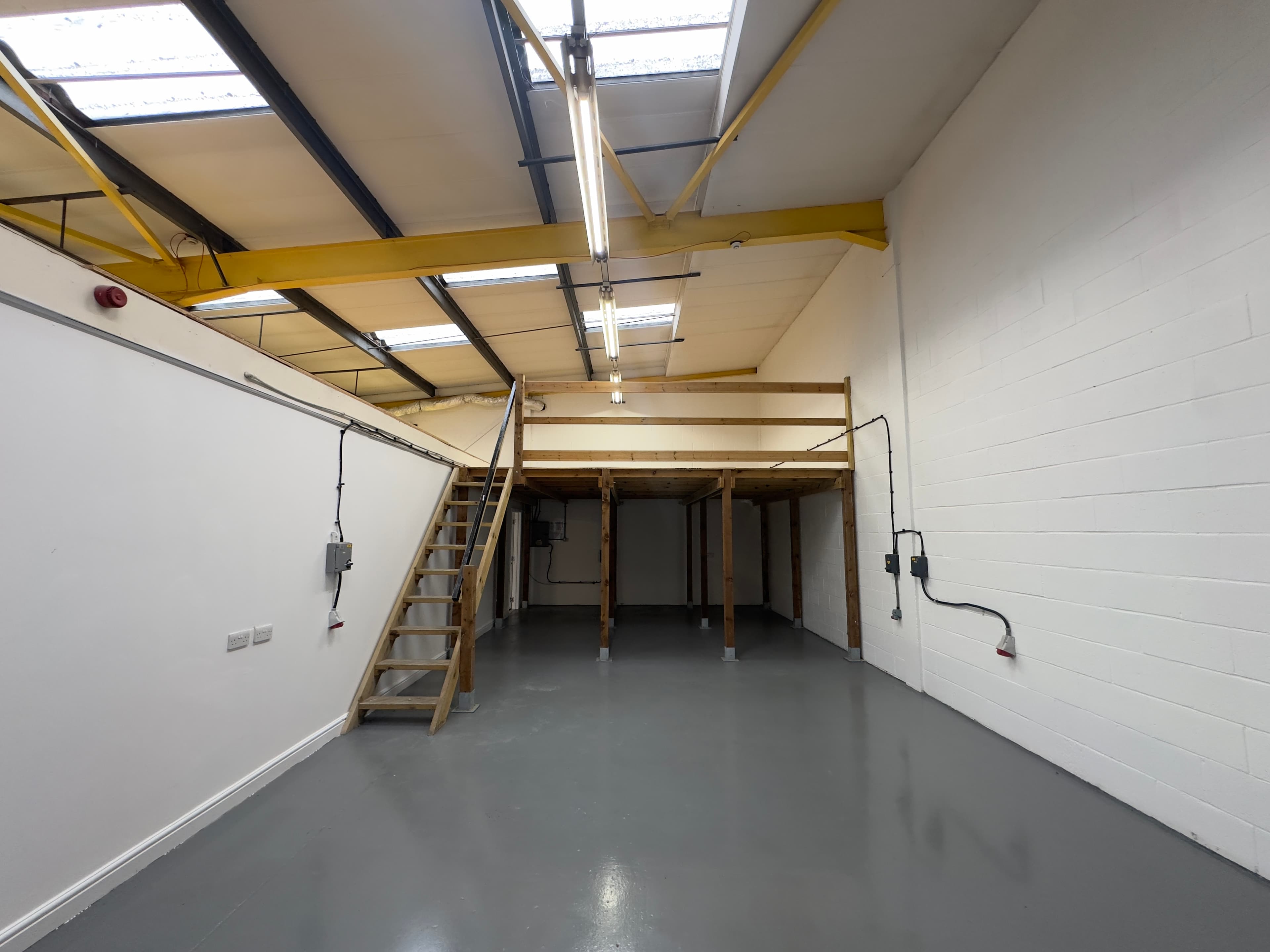 Unit 4, Hyatt Trading Estate, Babbage Road, Stevenage, Hertfordshire, SG1 2EQ thumbnail 2
