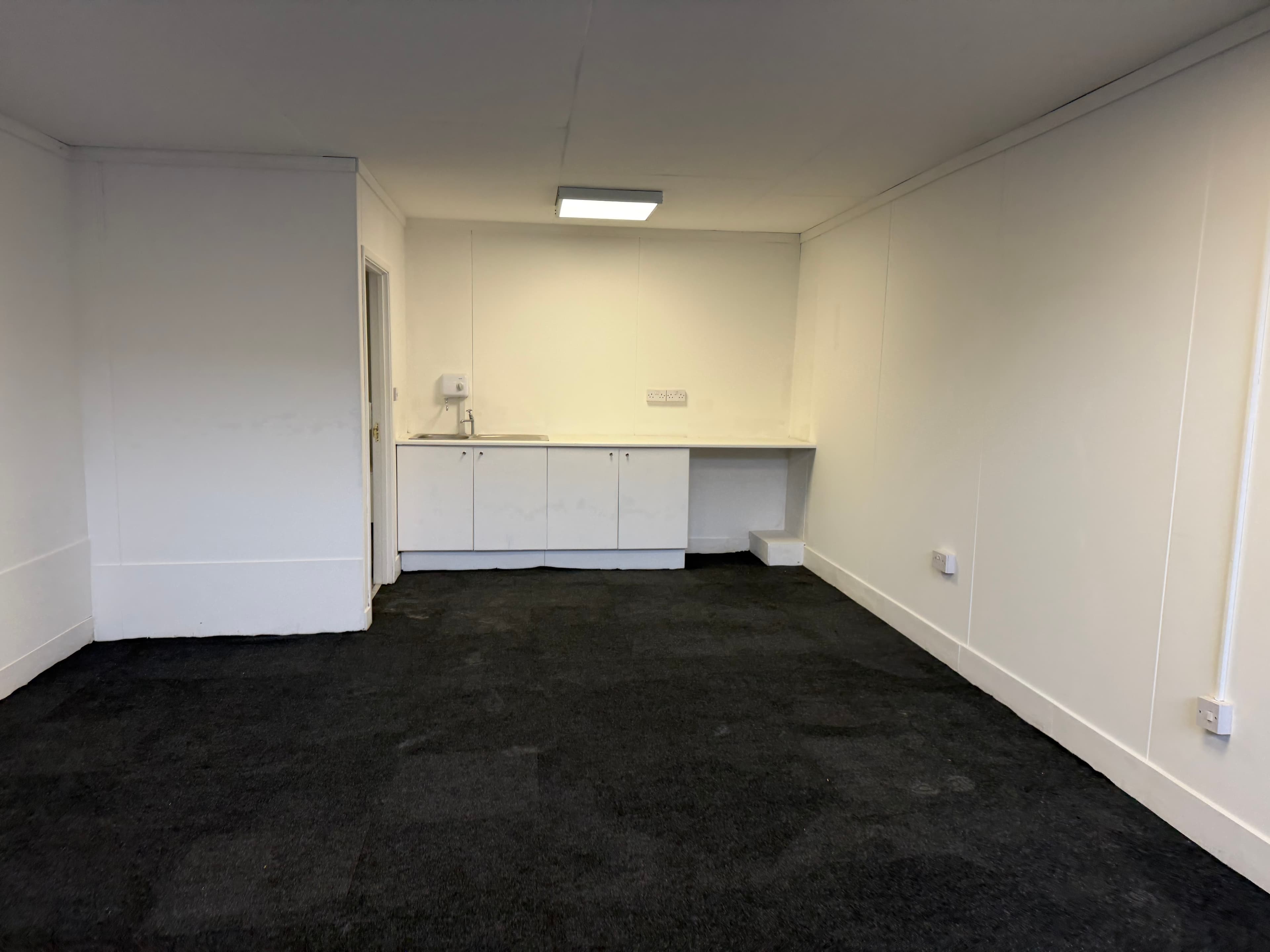 Unit 8A, Ongar Road Trading Estate, Ongar Road, Dunmow, Essex, CM6 1EU thumbnail 7