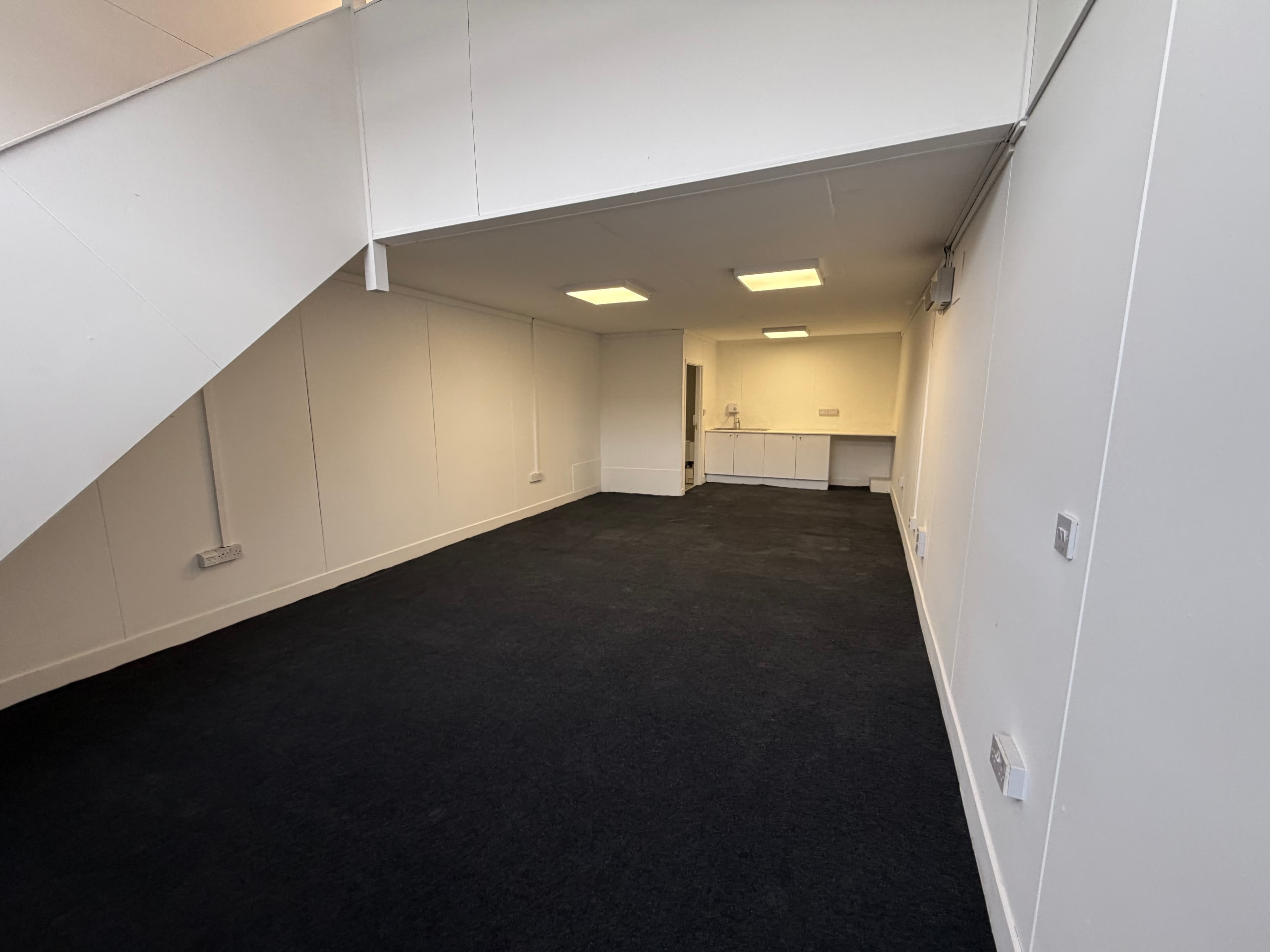 Unit 8A, Ongar Road Trading Estate, Ongar Road, Dunmow, Essex, CM6 1EU thumbnail 3