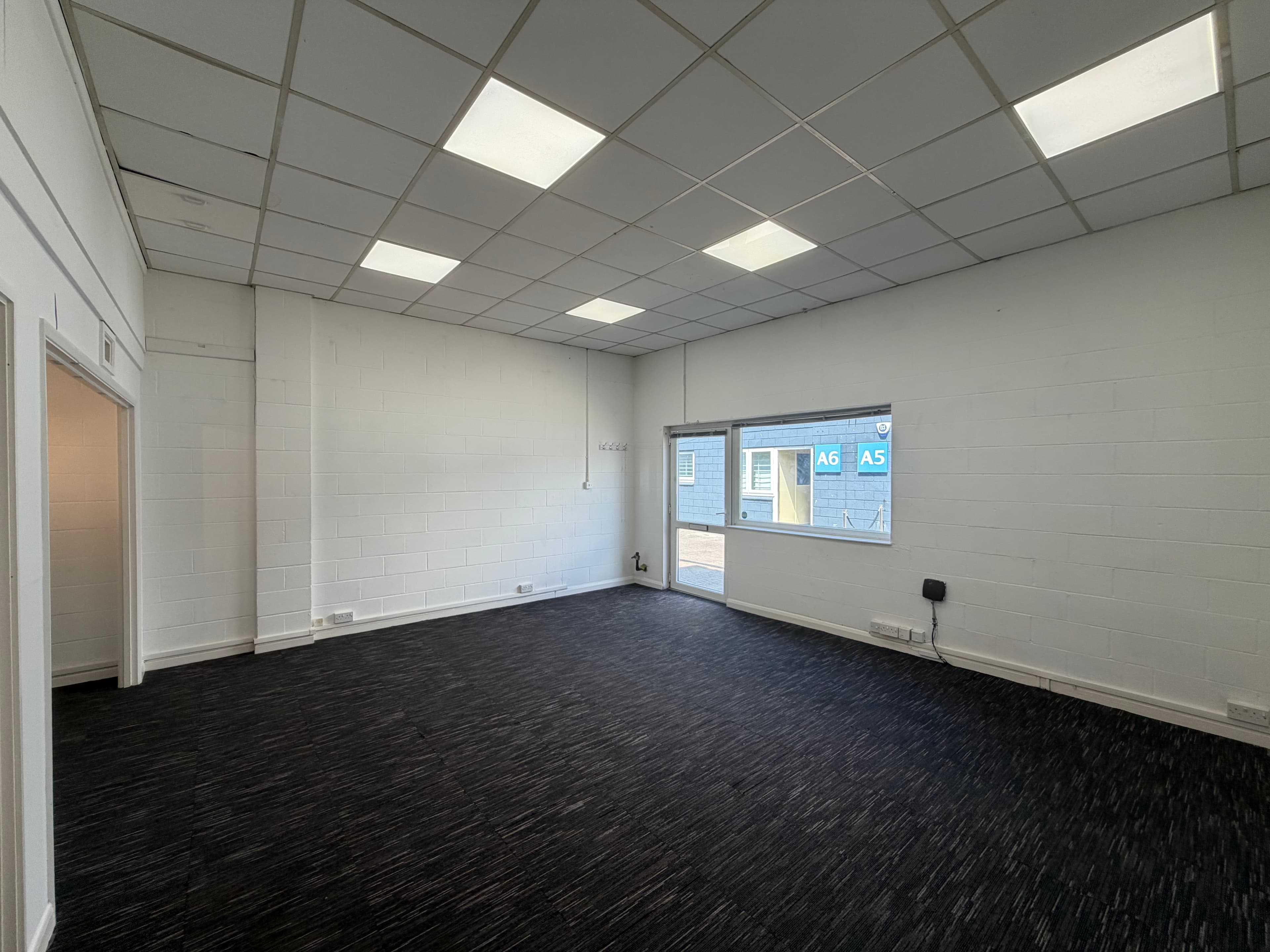 Unit B5, Smeed Dean Centre, Castle Road, Sittingbourne, Kent, ME10 3EW thumbnail 2