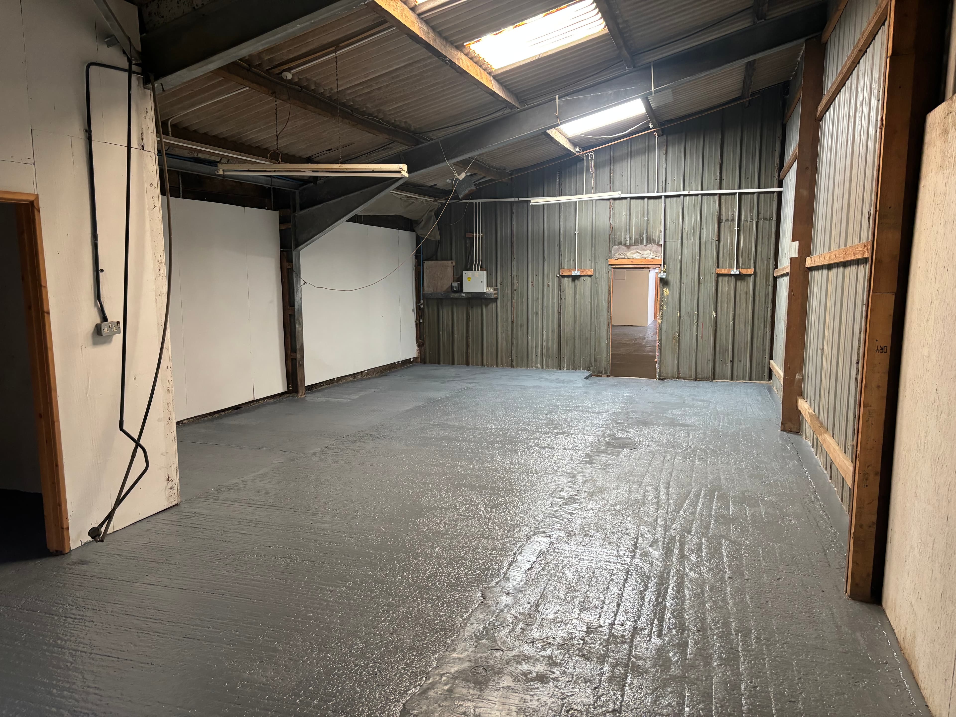 Unit 24 Greys Green Farm, Greys Green, Rotherfield Greys, Henley-On-Thames, Oxfordshire, RG9 4QG thumbnail 2