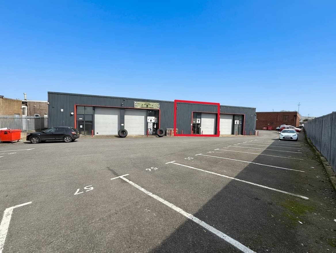 Unit 7 Durban Business Centre, Durban Road, Bognor Regis, PO22 9RX — photo 1