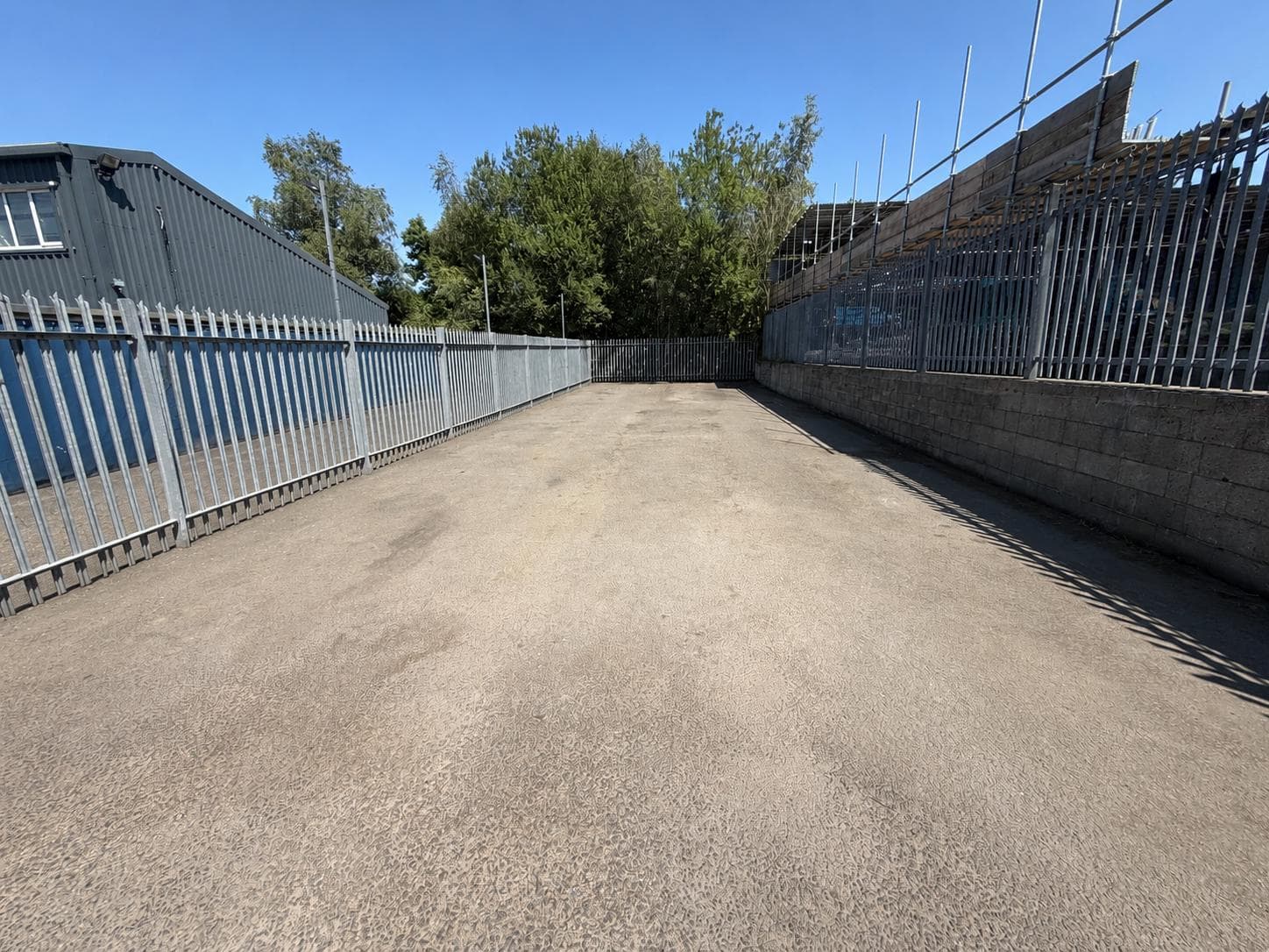 Yard 13, Bredhurst Business Park, Westfield Sole Road, Boxley, Maidstone, Kent, ME14 3EH thumbnail 2