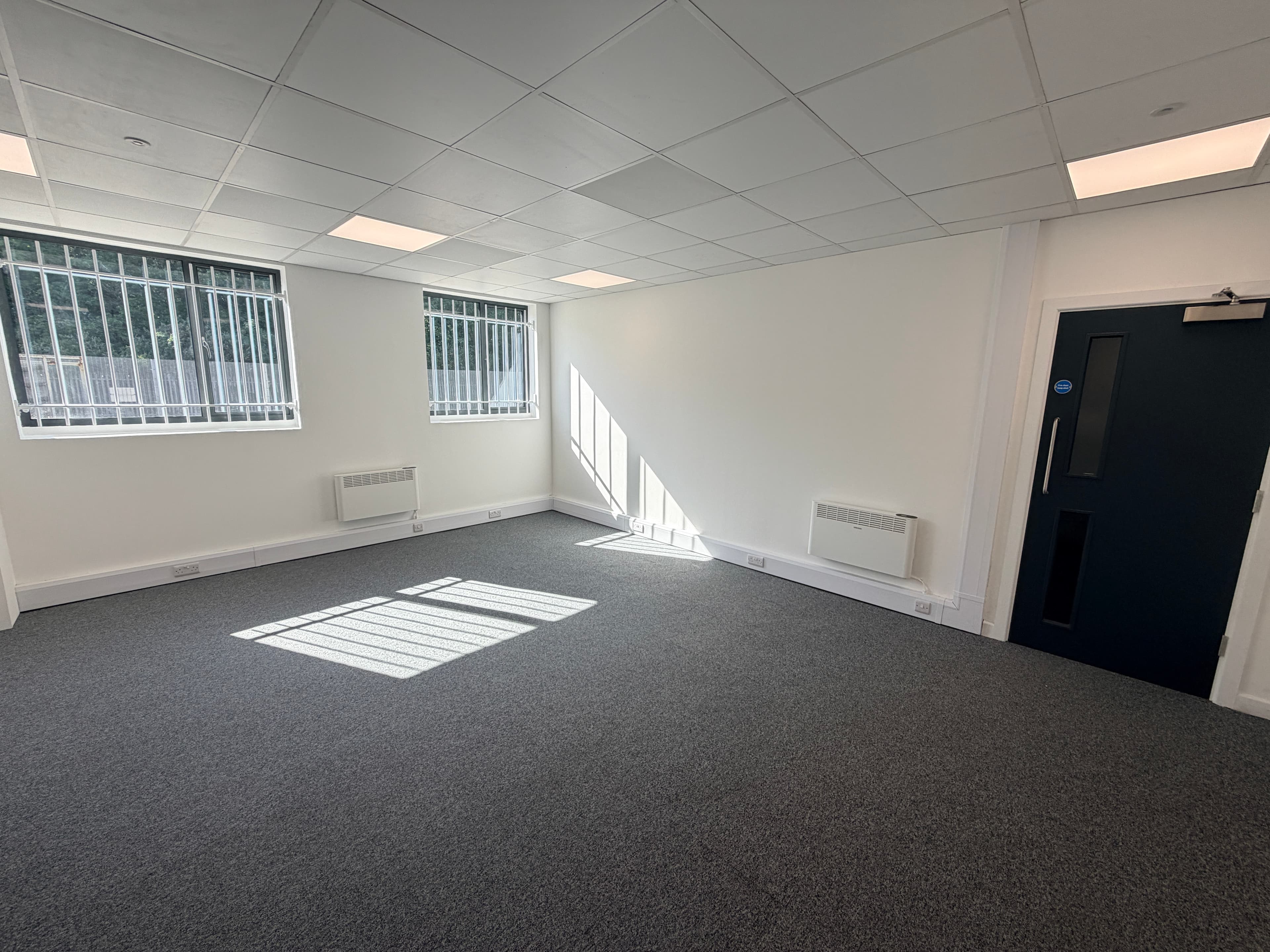1B Whitings Way, London, Greater London, E6 6LR thumbnail 4