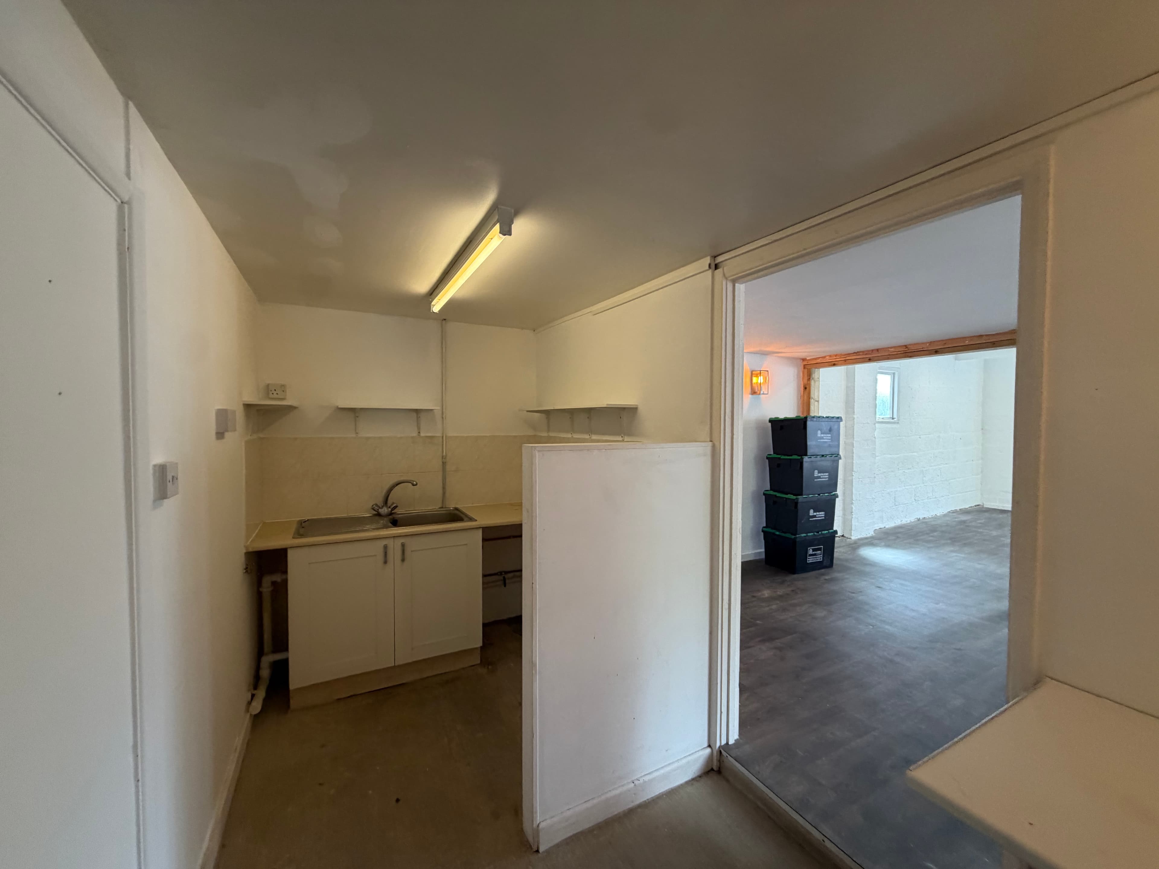 Unit 3, Ongar Road Trading Estate, Ongar Road, Dunmow, Essex, CM6 1EU thumbnail 5