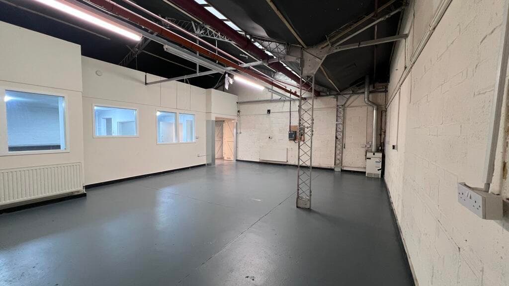 Unit 9, Tonbridge Works, Tonbridge Road, Romford, Greater London, RM3 8TS thumbnail 2