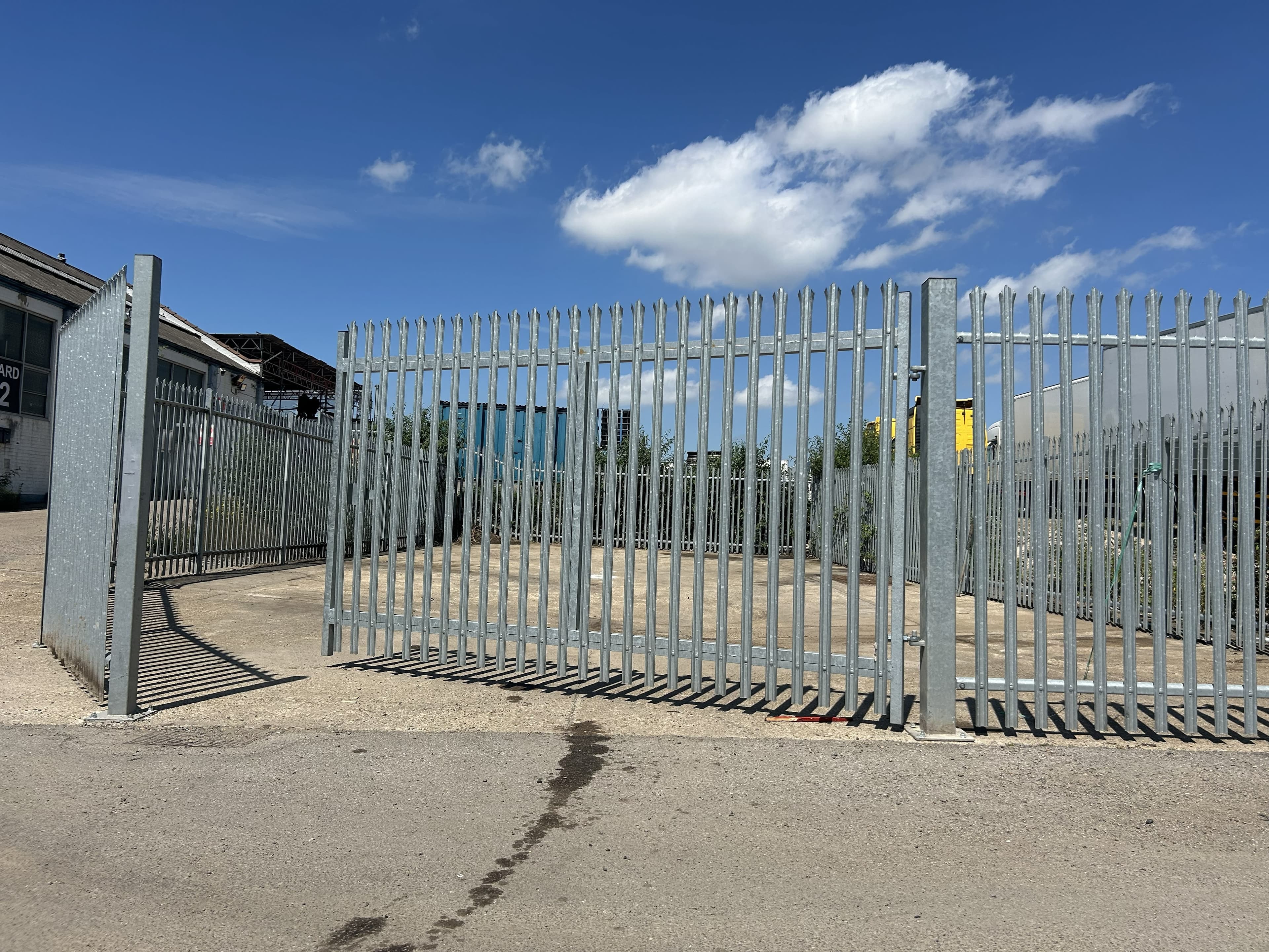 Yard 4, Leagrave Road, Luton, Bedfordshire, LU3 1RJ thumbnail 2