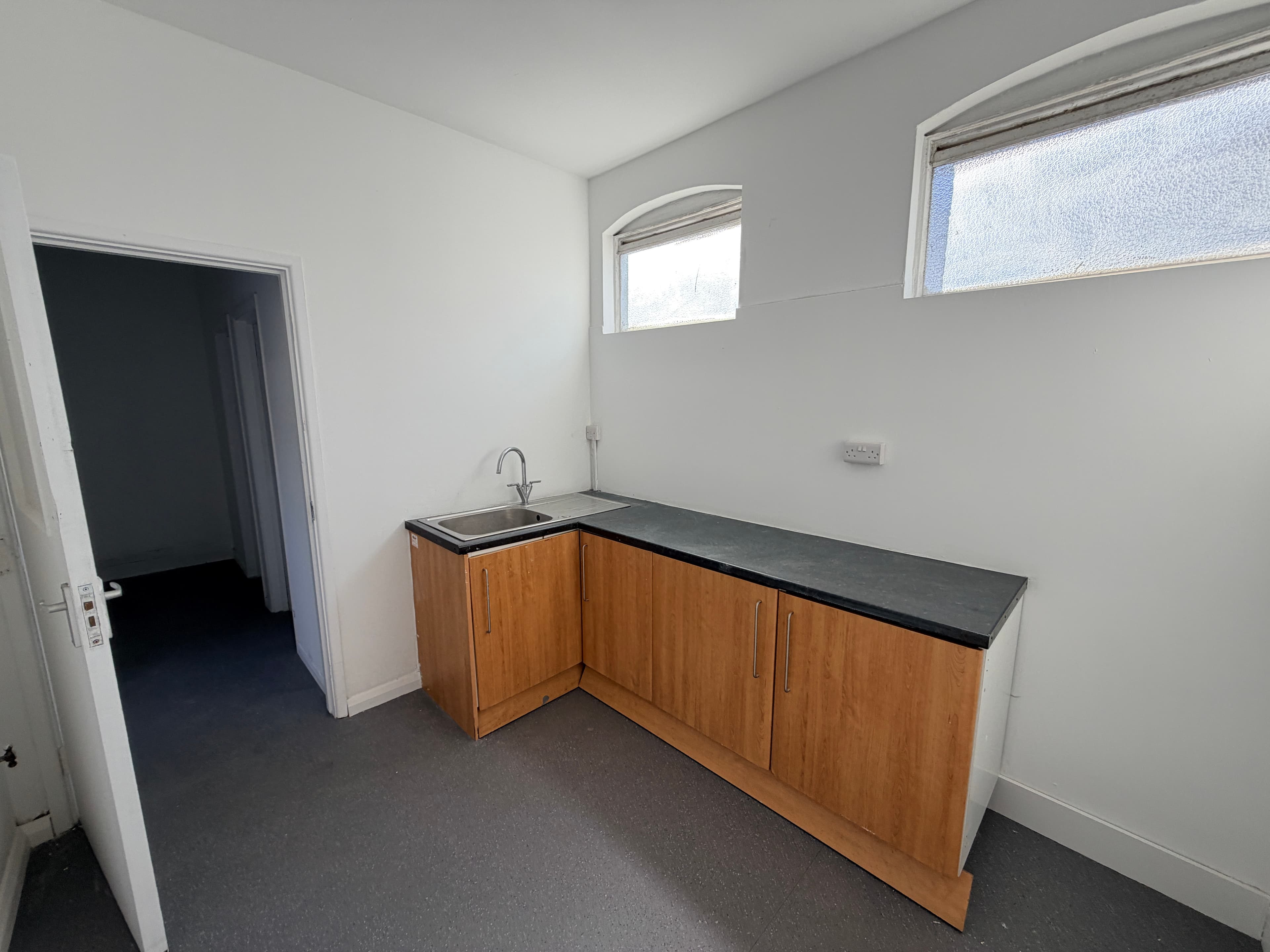 Unit 11A, Britannia Estate, Leagrave Road, Luton, Bedfordshire, LU3 1RJ thumbnail 6