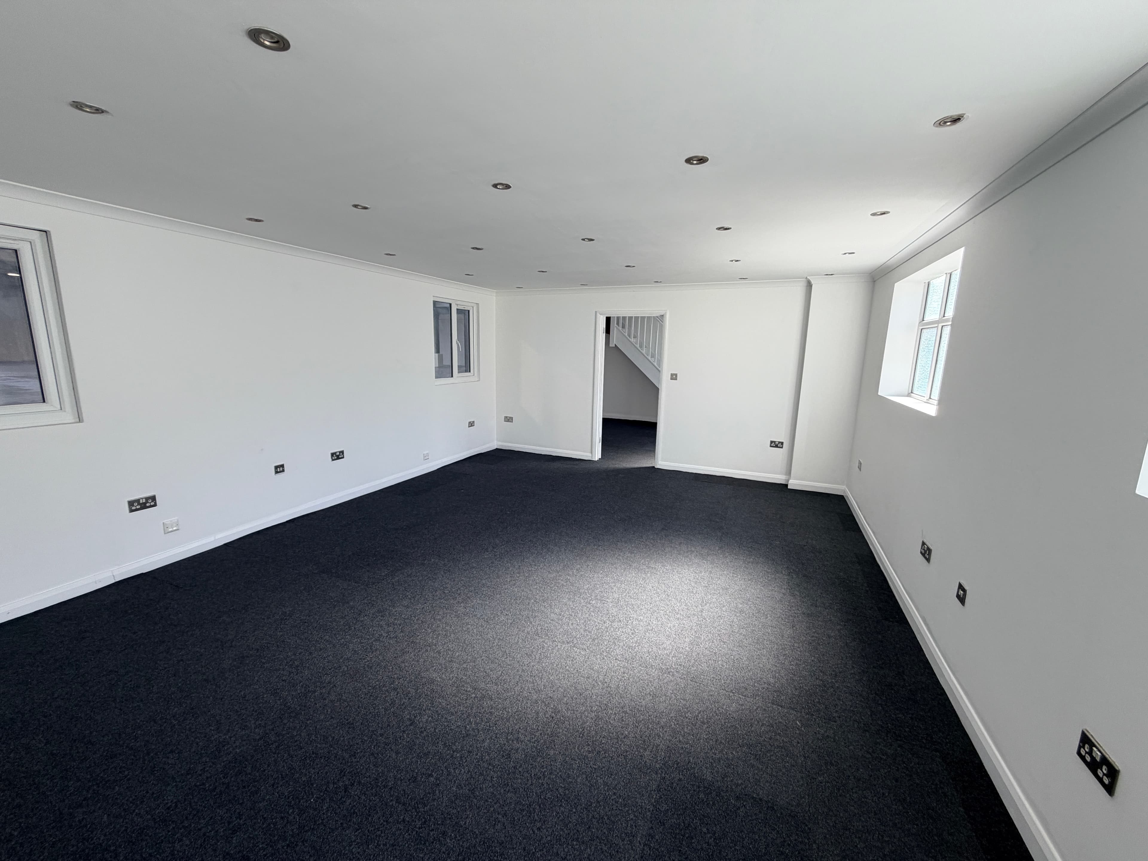 Unit 11A, Britannia Estate, Leagrave Road, Luton, Bedfordshire, LU3 1RJ thumbnail 7