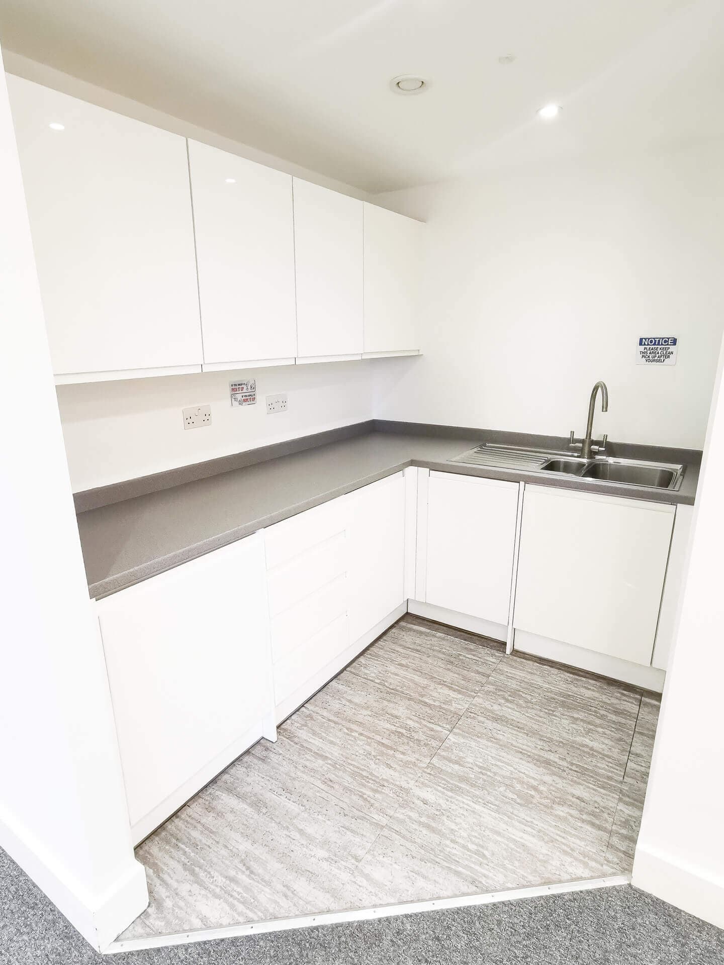 15 St. George Wharf, London, Greater London, SW8 2LE thumbnail 5