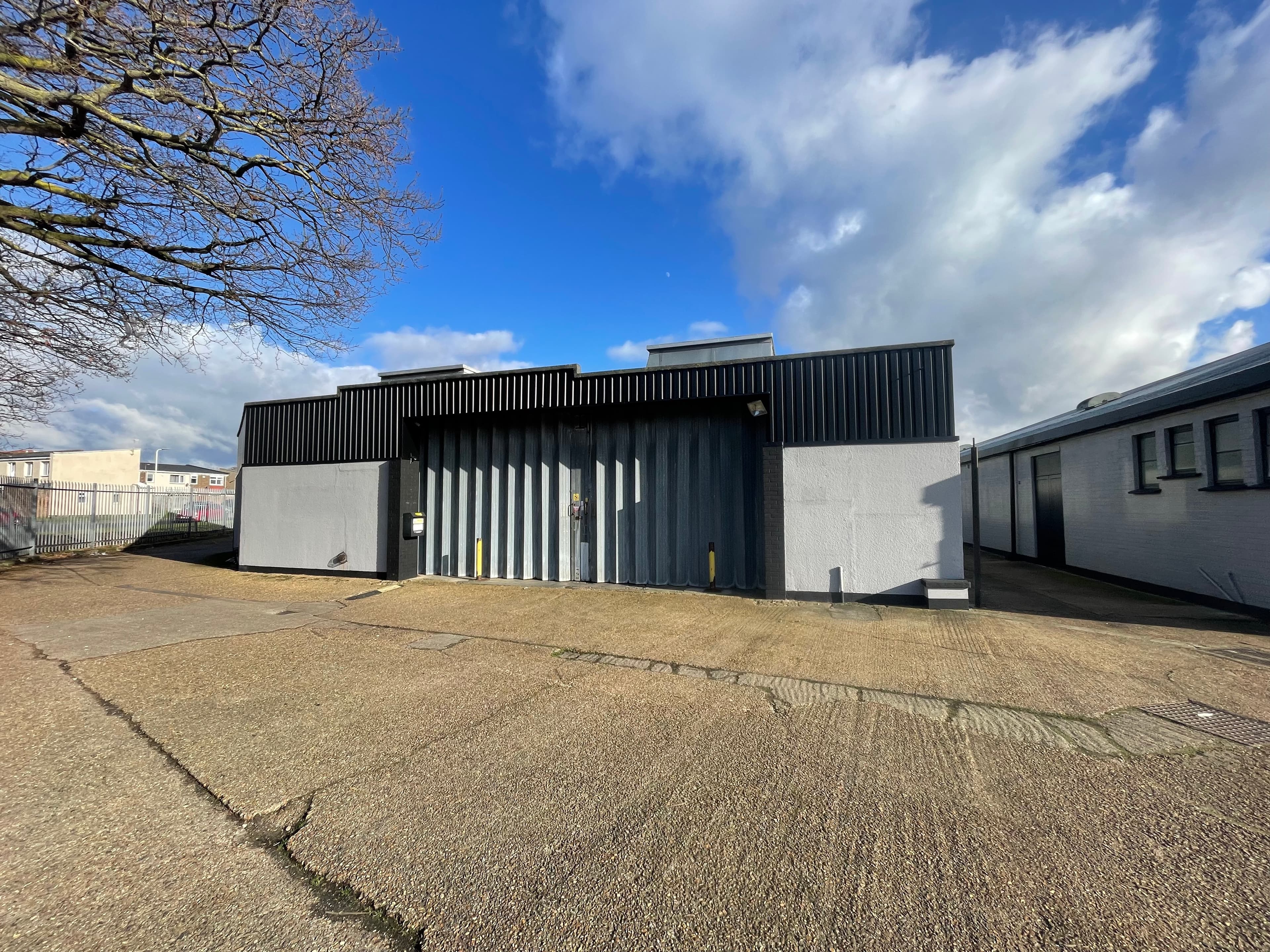 Unit 4, Tonbridge Works, Tonbridge Road, Romford, Greater London, RM3 8TS — photo 1