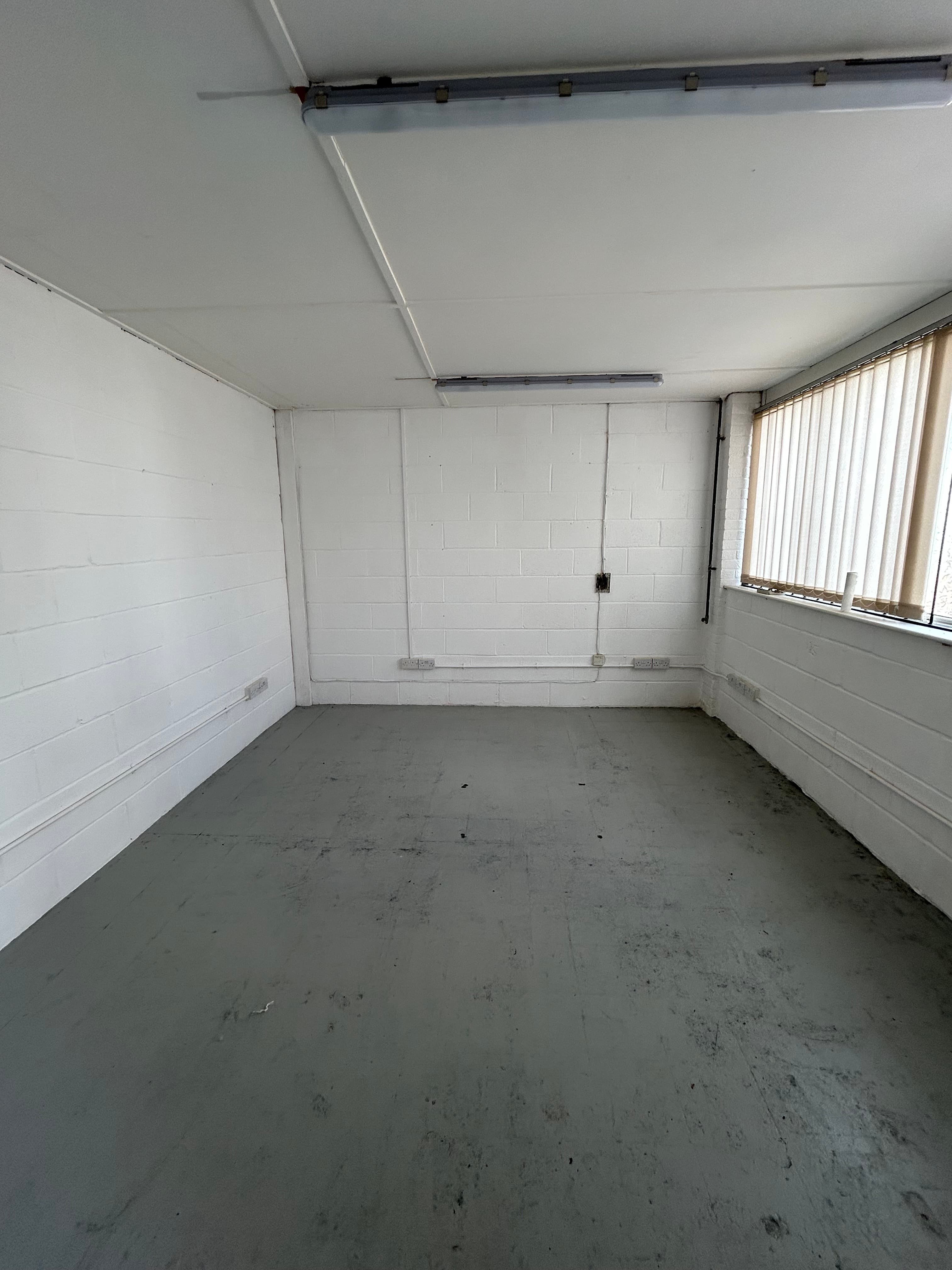 Unit 9C, Britannia Estate, Leagrave Road, Luton, Bedfordshire, LU3 1RJ thumbnail 4