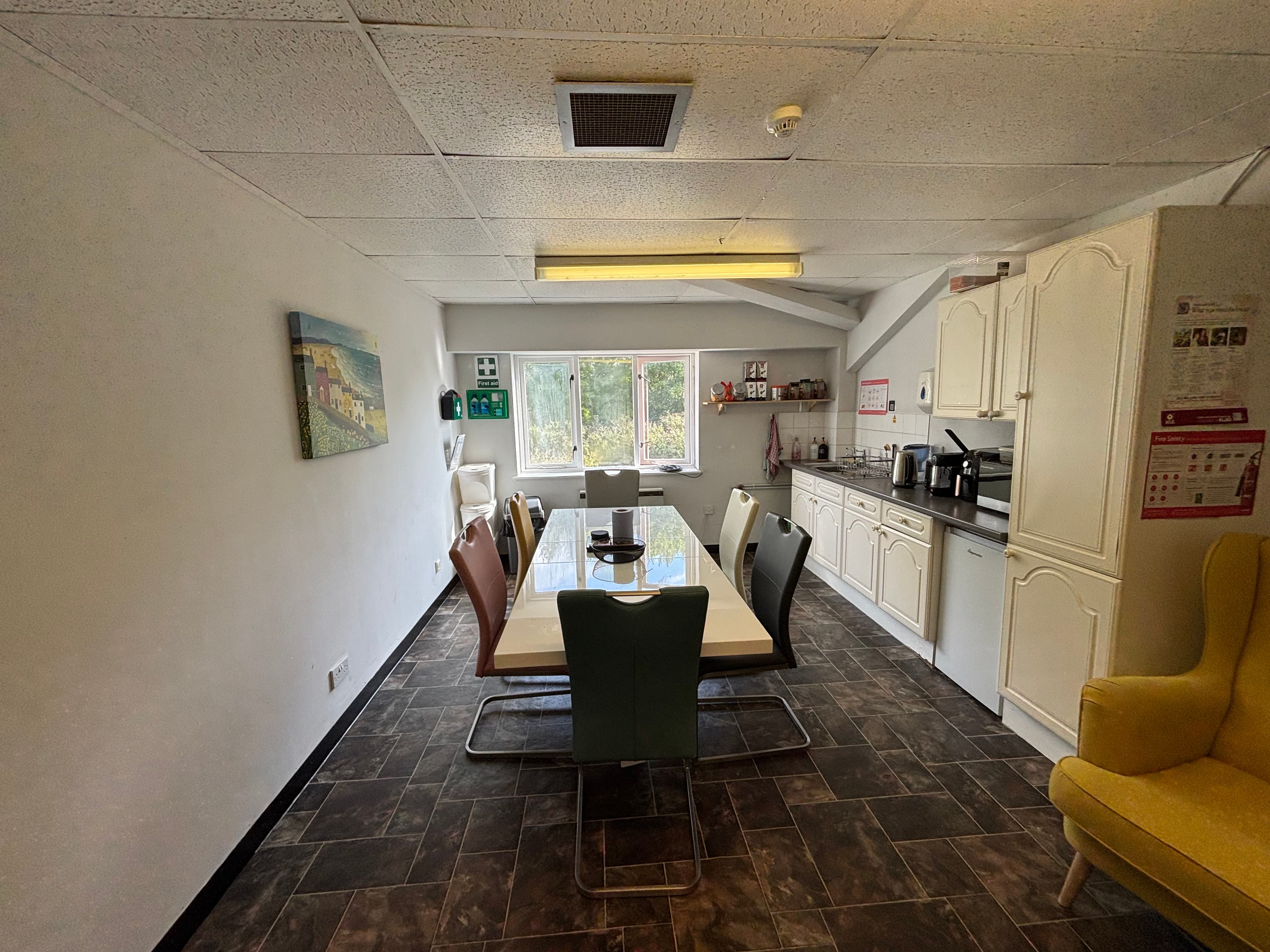 Unit 3, Station Yard, Station Road, Hungerford, Berkshire, RG17 0DY thumbnail 3