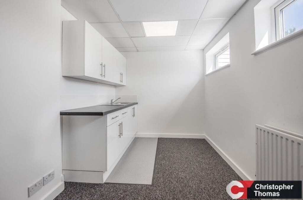 Unit 2, Windsor Trade Centre, Fairacres Industrial Estate, Windsor, Berkshire, SL4 4LE thumbnail 4