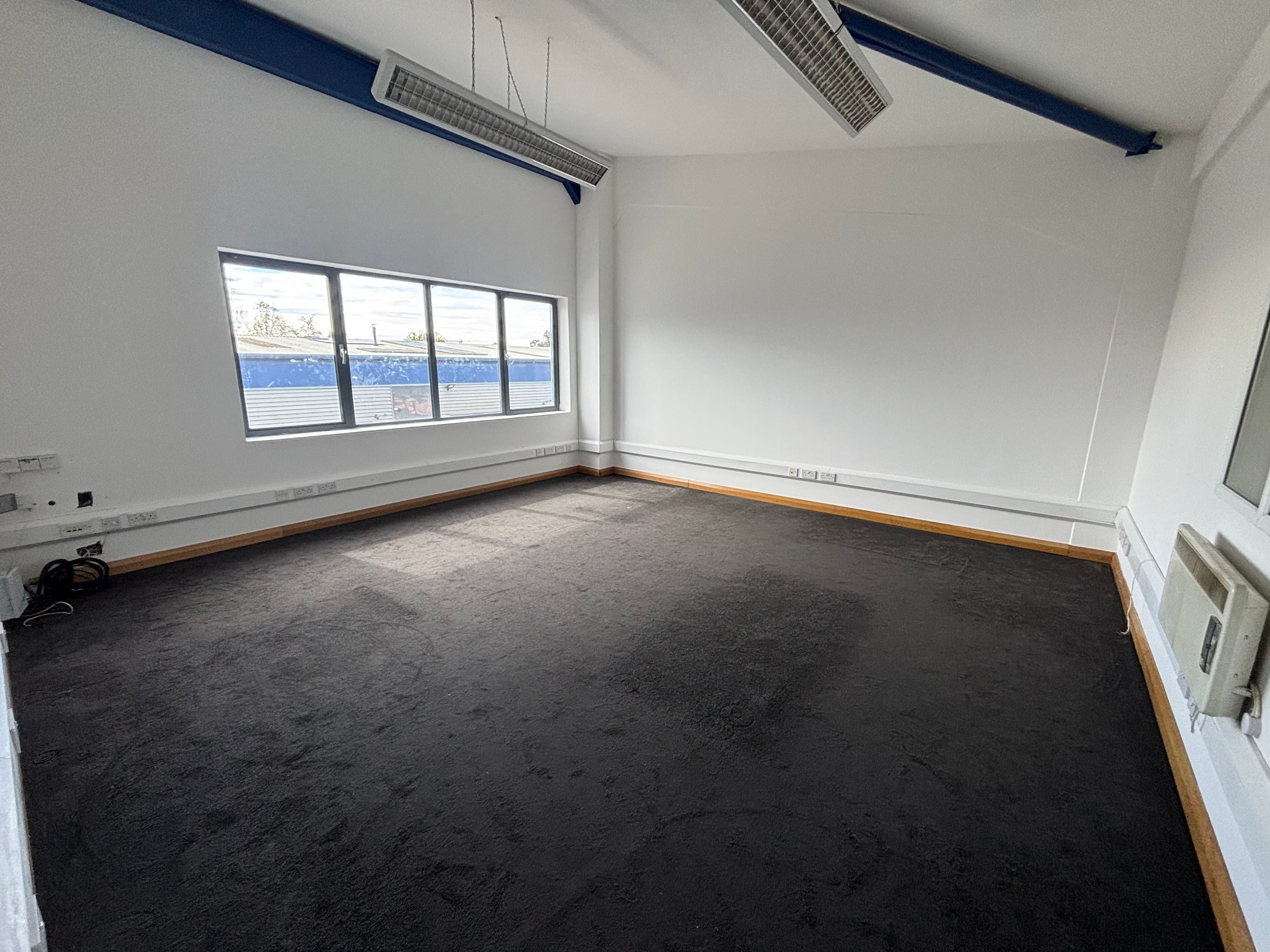 Unit 12, Vale Industrial Park, 170 Rowan Road, London, Greater London, SW16 5BN thumbnail 4