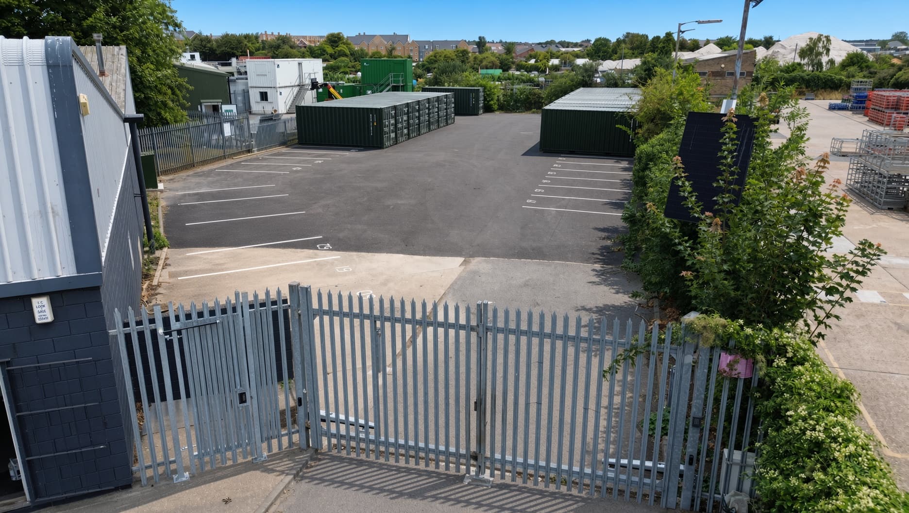 Self Storage & Parking, Smeed Dean Centre, Castle Road, Sittingbourne, Kent, ME10 3EW thumbnail 3
