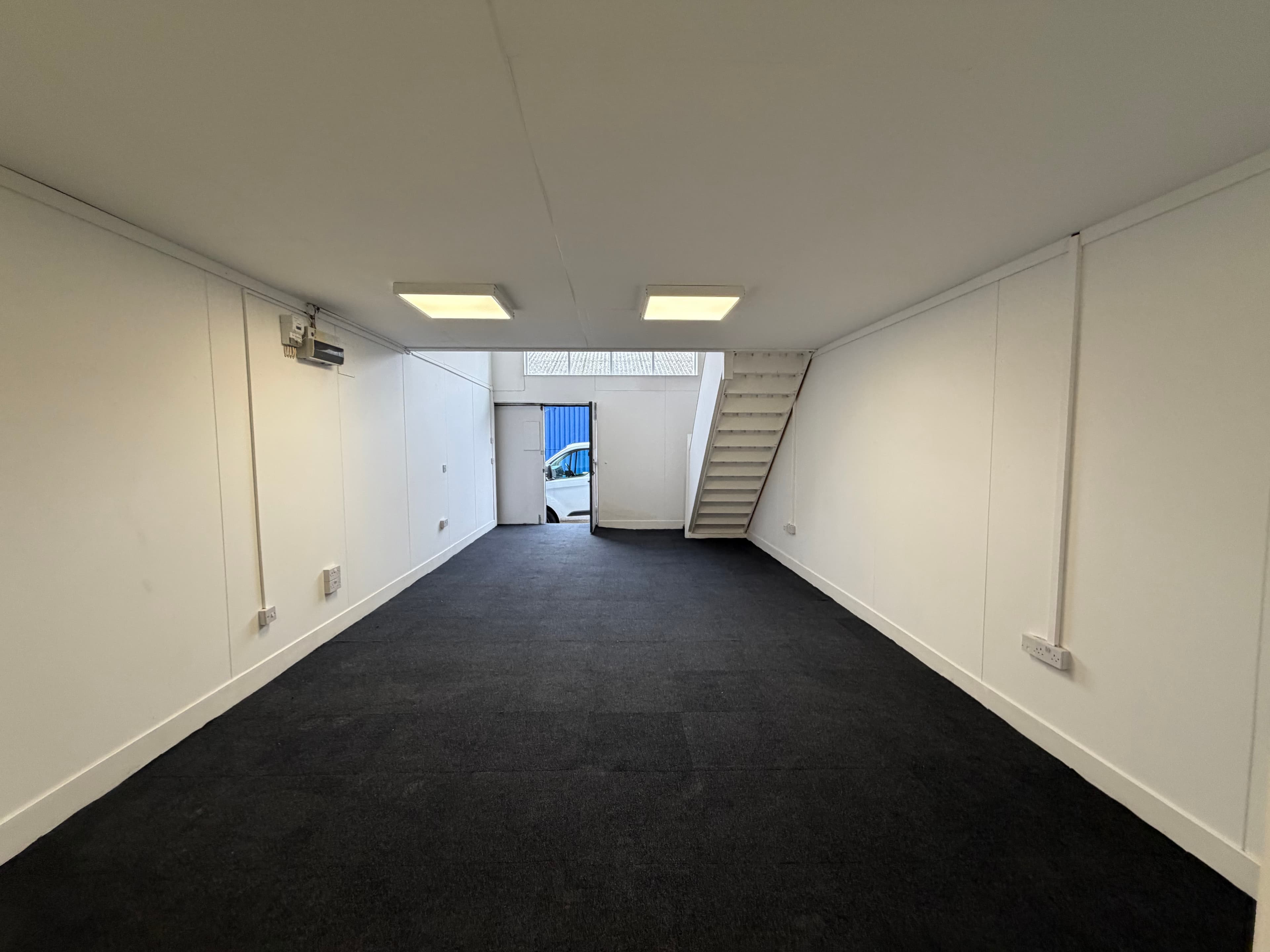 Unit 8A, Ongar Road Trading Estate, Ongar Road, Dunmow, Essex, CM6 1EU thumbnail 2