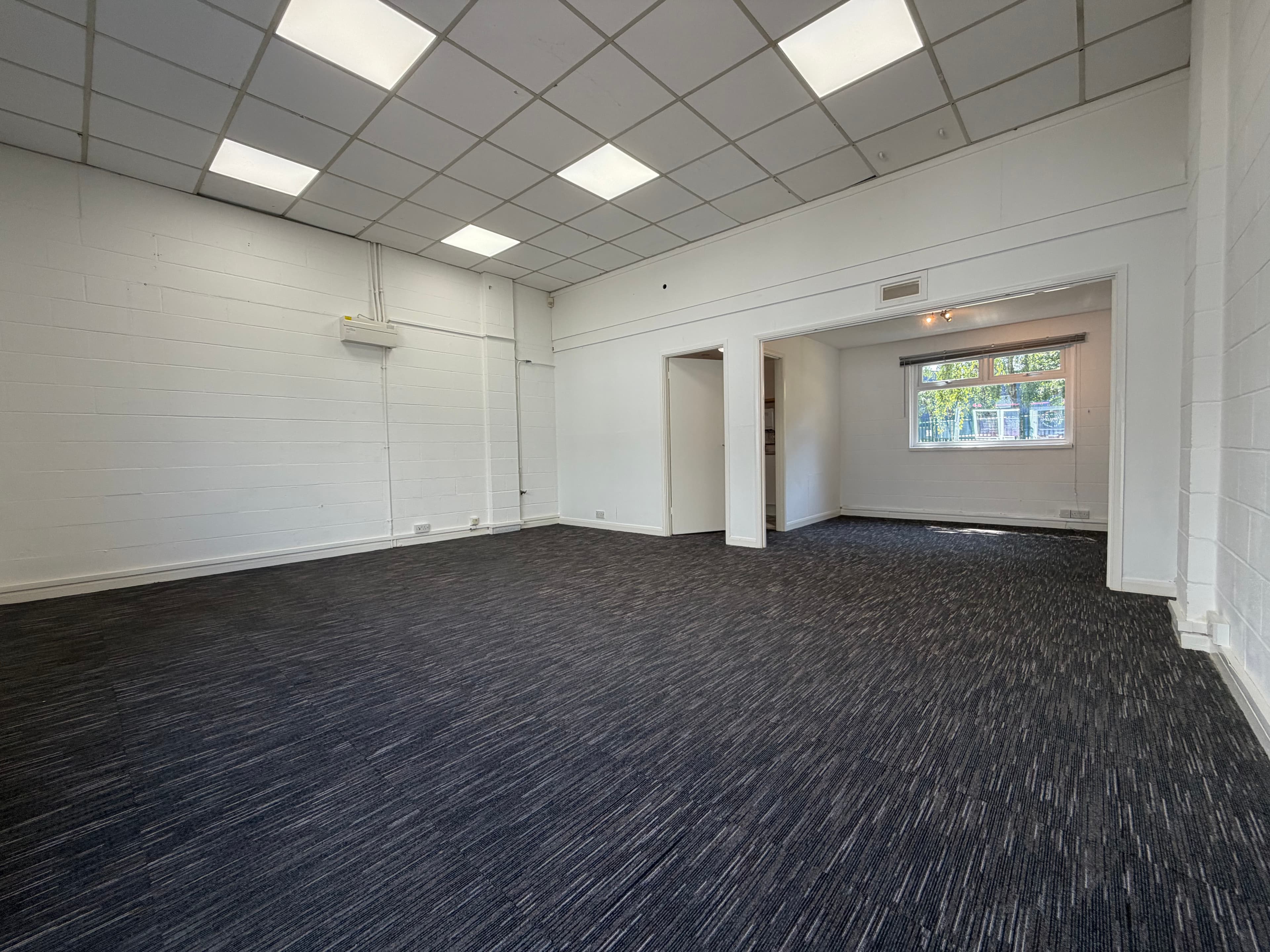 Unit B5, Smeed Dean Centre, Castle Road, Sittingbourne, Kent, ME10 3EW thumbnail 3
