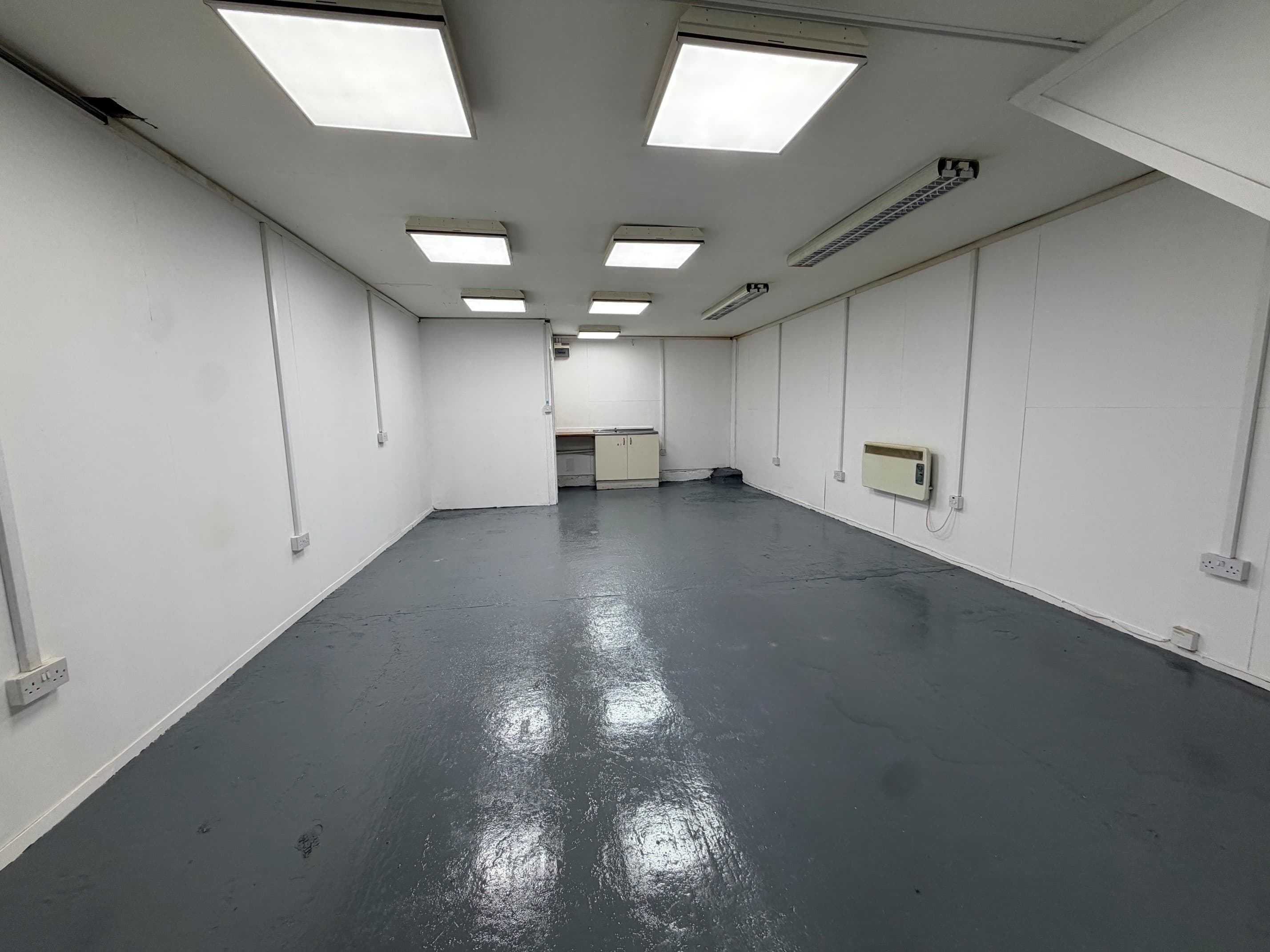 Unit 8B, Ongar Road Trading Estate, Ongar Road, Dunmow, Essex, CM6 1EU thumbnail 3