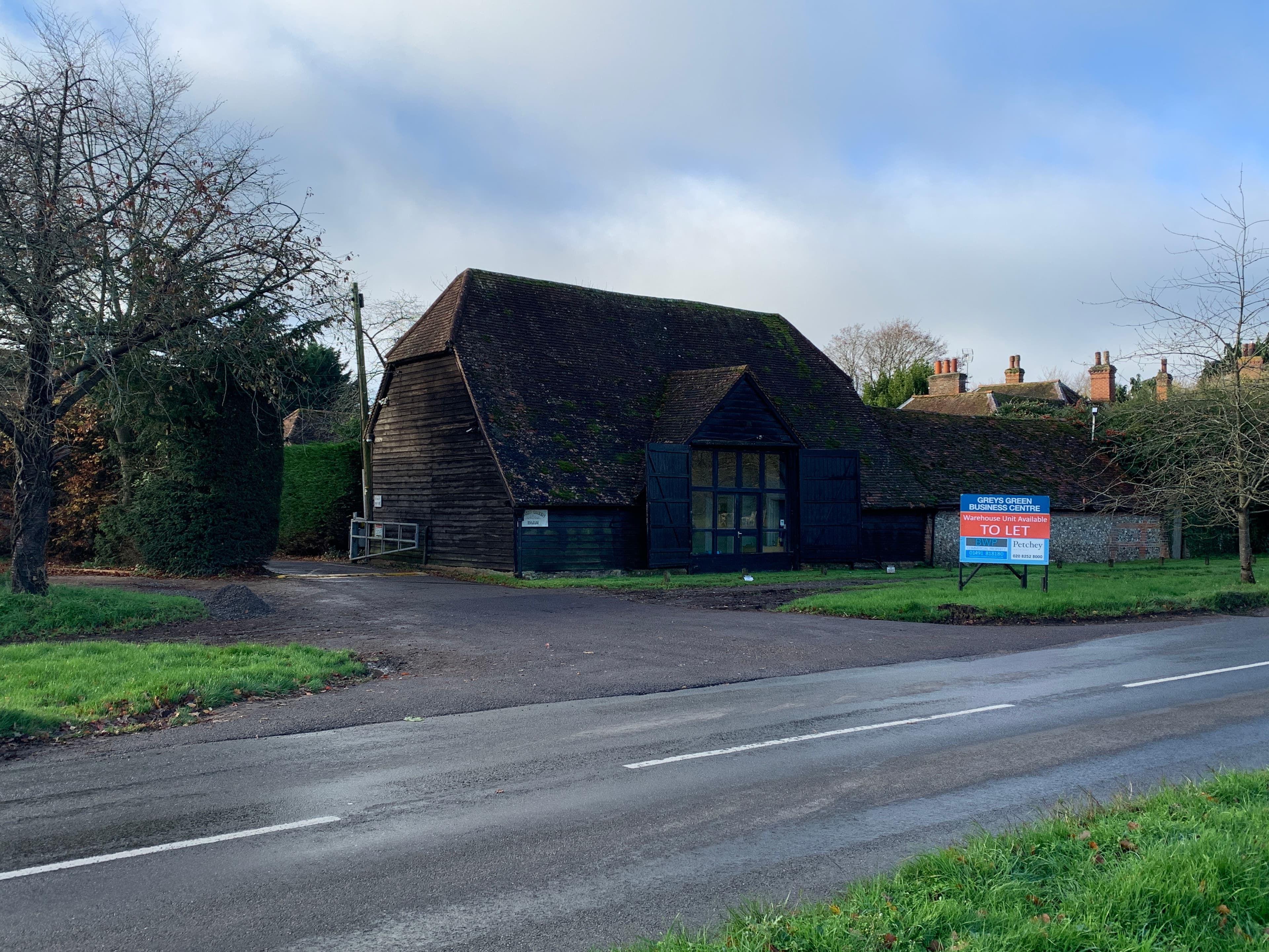 Unit 17, Greys Green Farm, Greys Green, Rotherfield Greys, Henley-On-Thames, Oxfordshire, RG9 4QG thumbnail 3