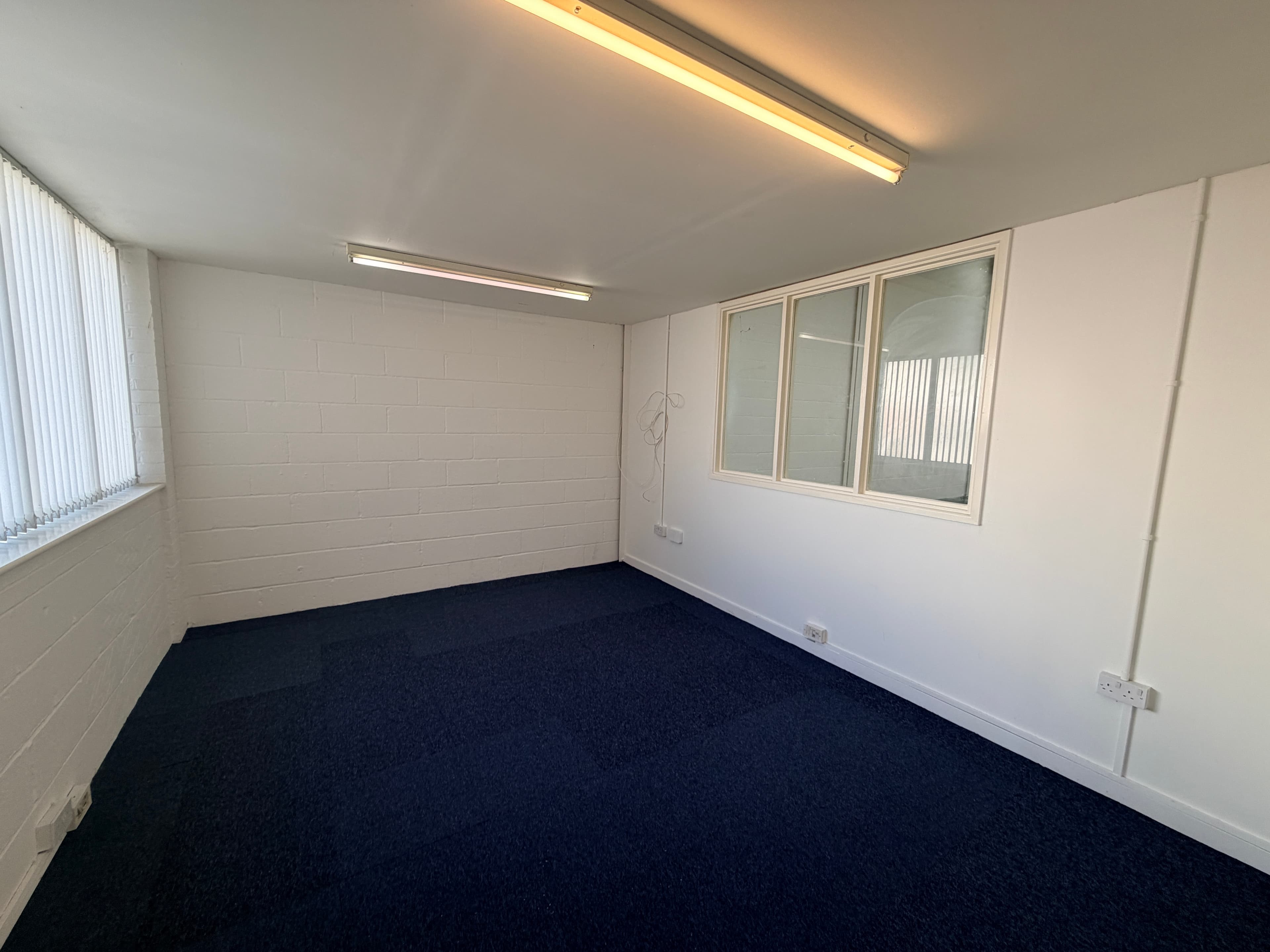Unit 10F, Britannia Estate, Leagrave Road, Luton, Bedfordshire, LU3 1RJ thumbnail 4